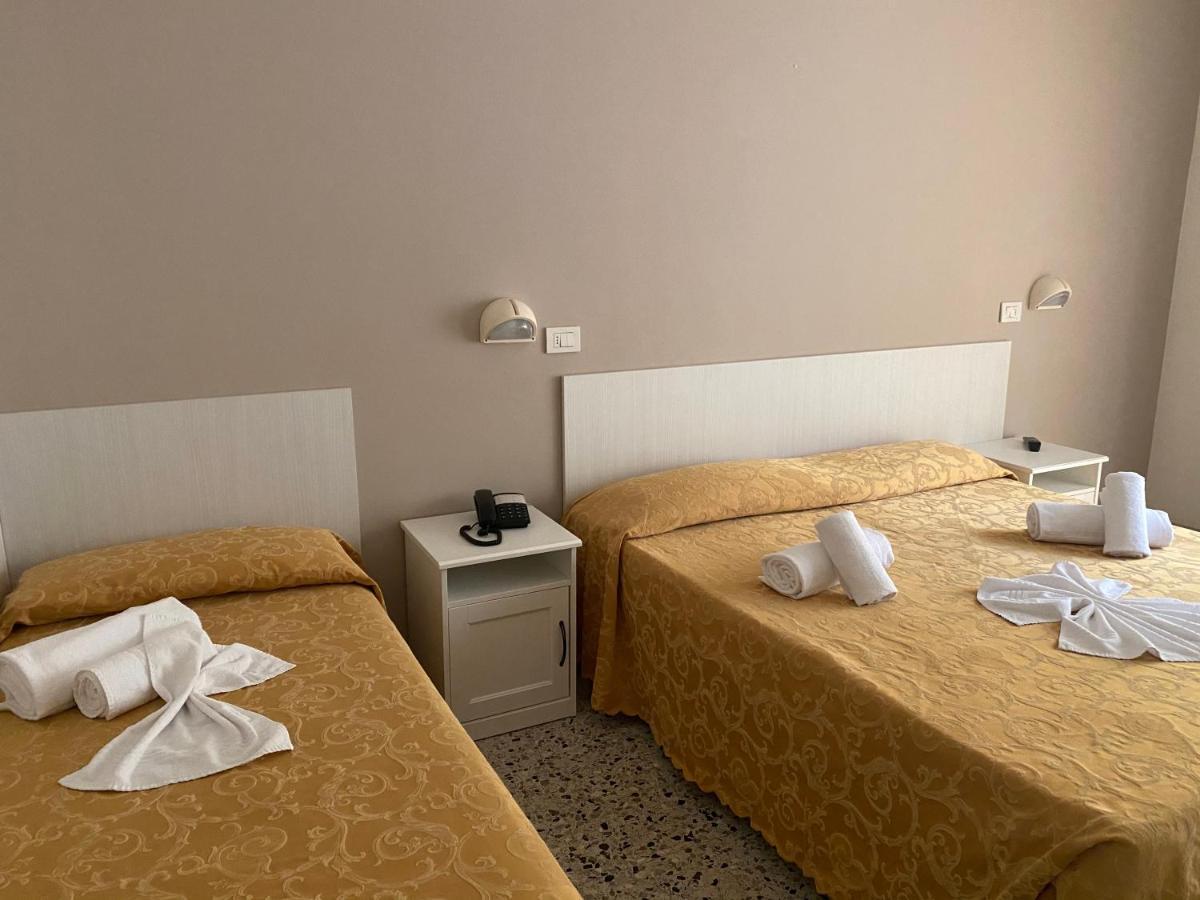 Hotel Modenese Riccione Luaran gambar