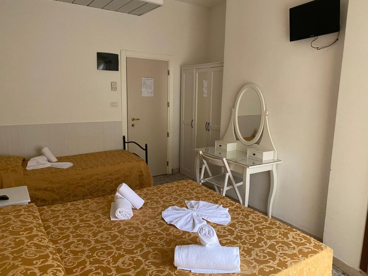 Hotel Modenese Riccione Luaran gambar