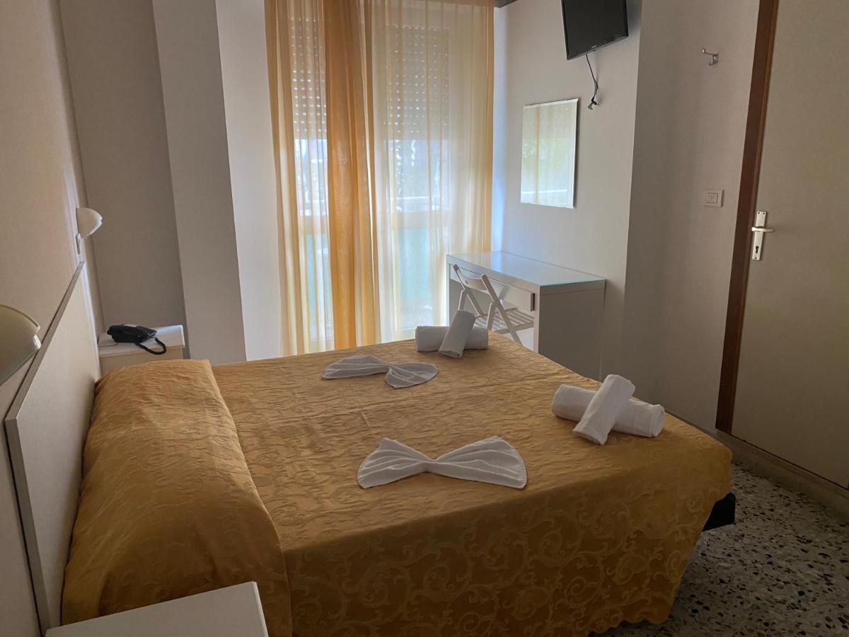 Hotel Modenese Riccione Luaran gambar