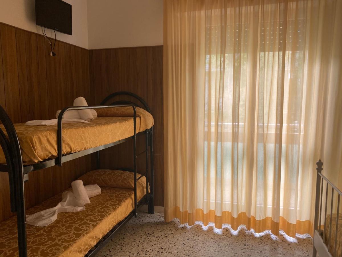 Hotel Modenese Riccione Luaran gambar