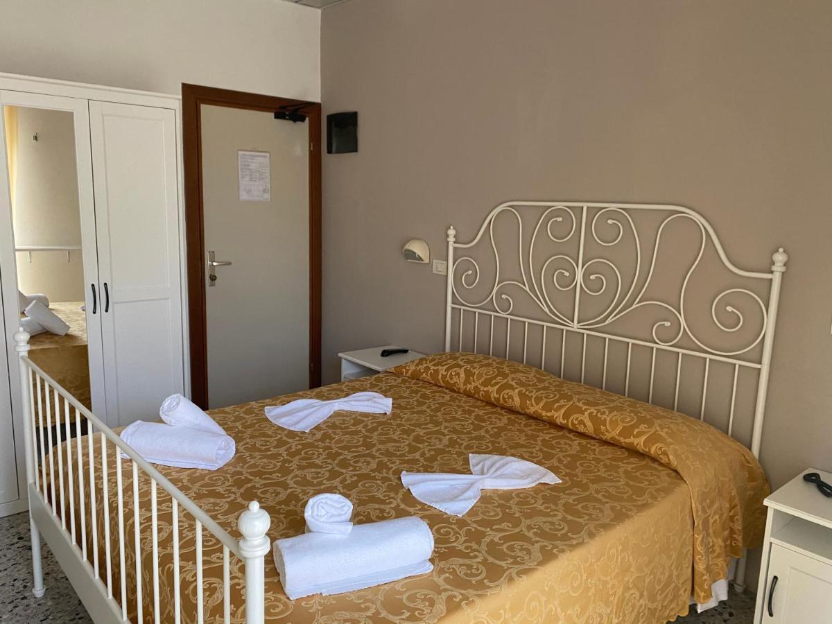 Hotel Modenese Riccione Luaran gambar