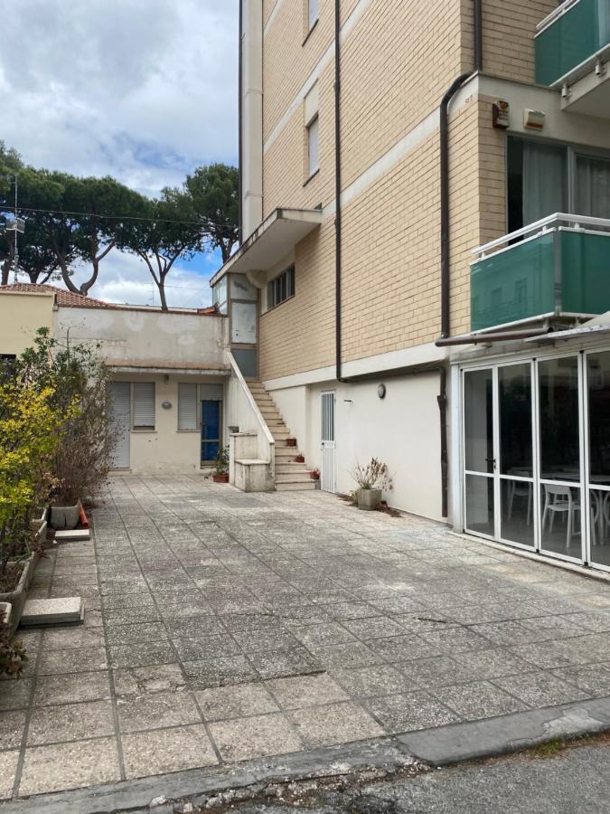 Hotel Modenese Riccione Luaran gambar