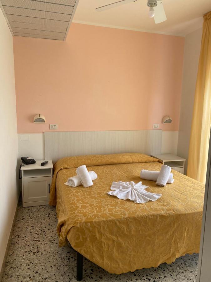 Hotel Modenese Riccione Luaran gambar